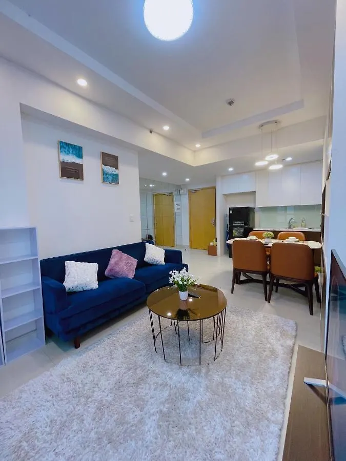 Vinhomes Central Park: Furnished Apartment in Shopping Hub Ho Chi Minh City