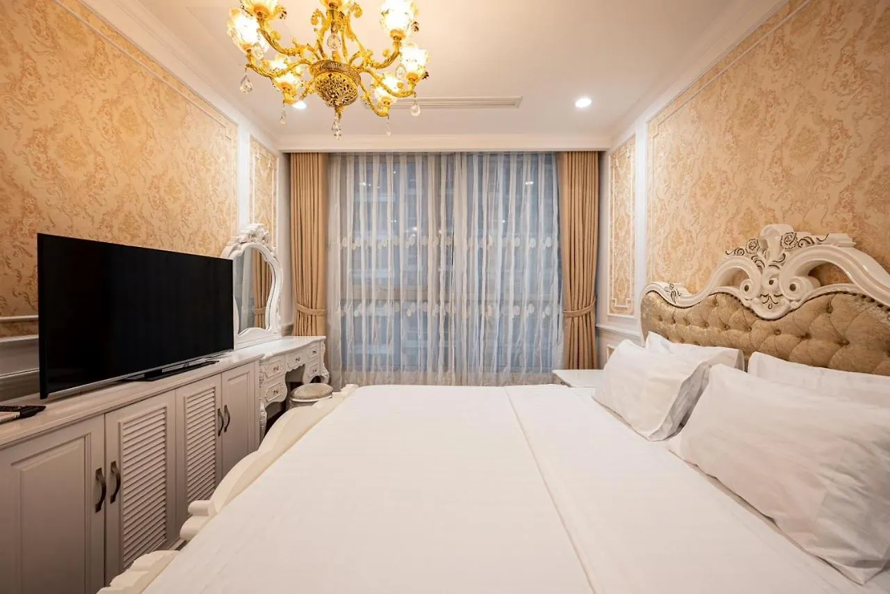 Vinhomes Central Park: Furnished Apartment in Shopping Hub Ho Chi Minh City