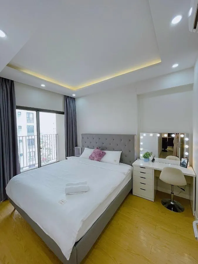 Vinhomes Central Park: Furnished Apartment in Shopping Hub Ho Chi Minh City Vietnam
